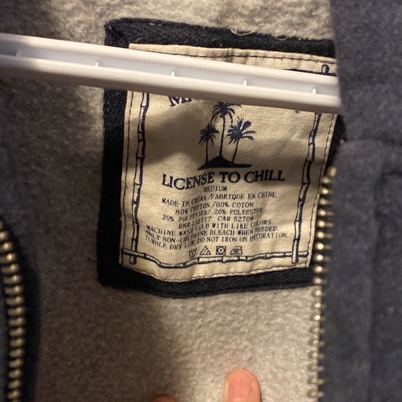 Margaritaville sweater - Picture 2 of 2